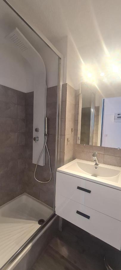 Appartement Avec Balcon, Vue Mer, Piscine, Parking آجد المظهر الخارجي الصورة